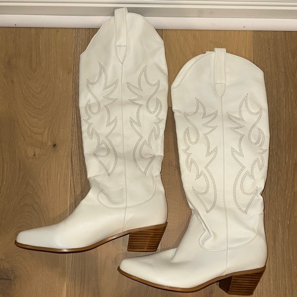 White Western-Style Women's Boots